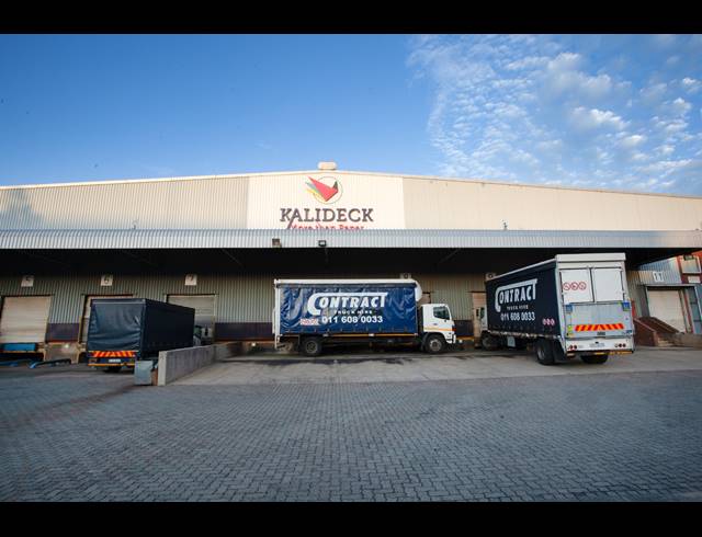 19,000M² WAREHOUSE FOR SALE IN SELBY
